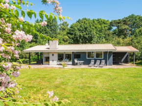 Three-Bedroom Holiday home in Glesborg 33, Bønnerup Strand